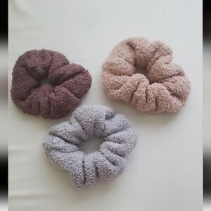 NEW Barefoot Dreams Scrunchies CozyChic Set of 3 Soft Scrunchies Hair Accessory